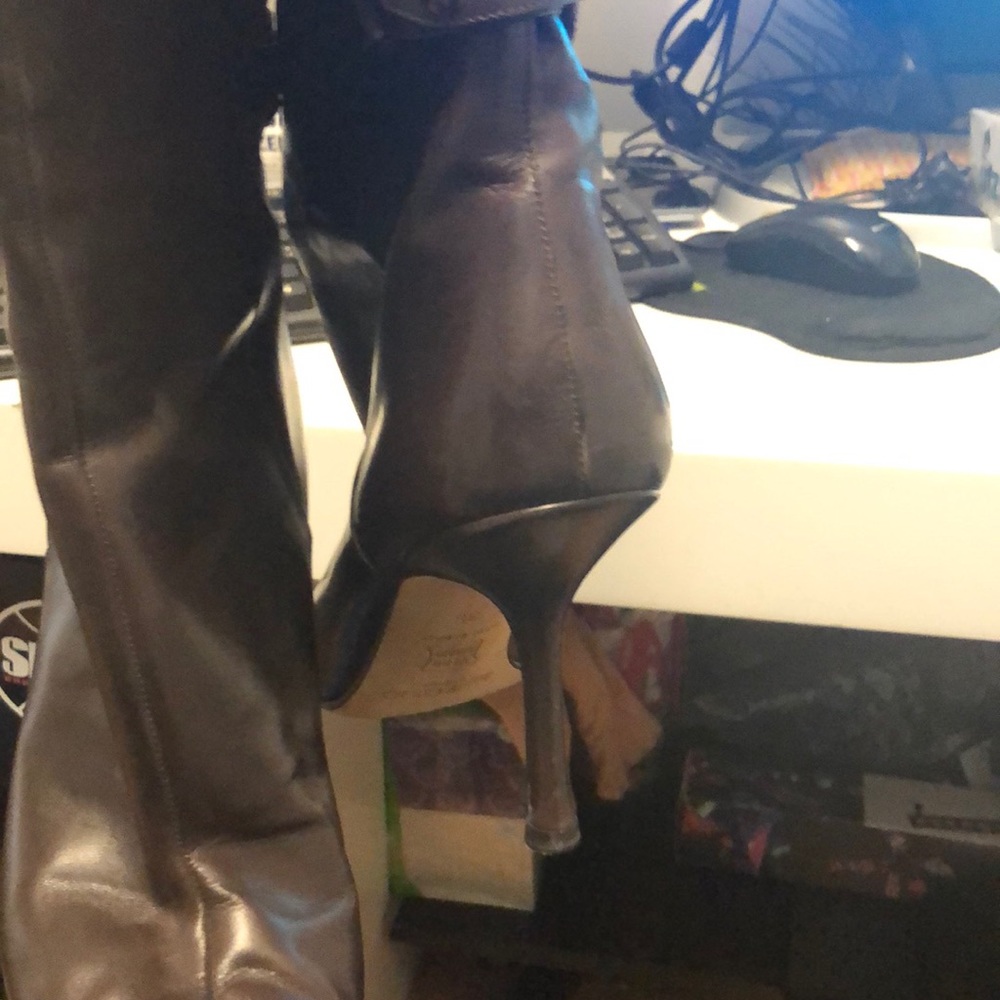 Boots - Picture 6 of 6